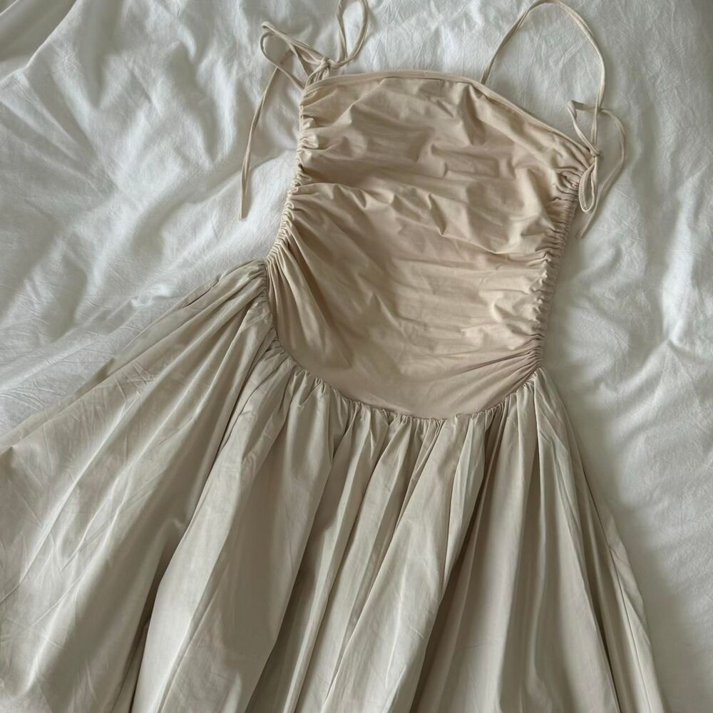 Amy Lynn Nude Puffball Midi Dress | S